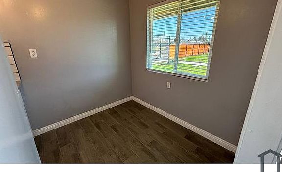 4th image of 3504 E Clinton Ave