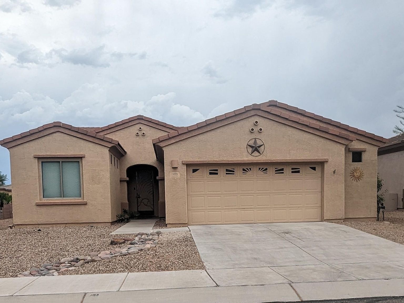 923 W Bosch Dr Green Valley AZ 85614 Zillow