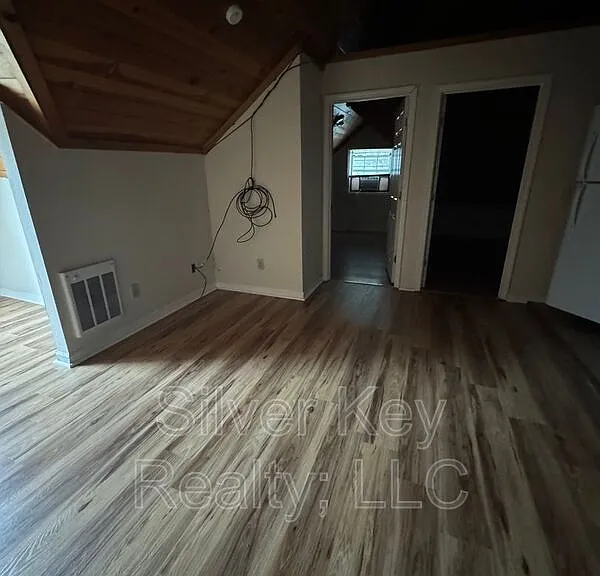 714 Washington Ave #3 — Photo 5