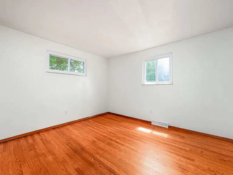 466 Mohican Ave — Photo 23