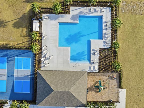 3rd image of 525 Stowers Dr