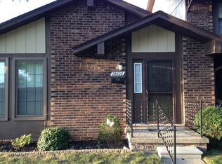 28426 Queens Ct, Warren, MI 48093