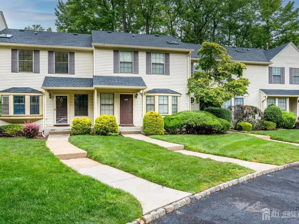 503 Timber Oaks Rd, Edison, NJ 08820