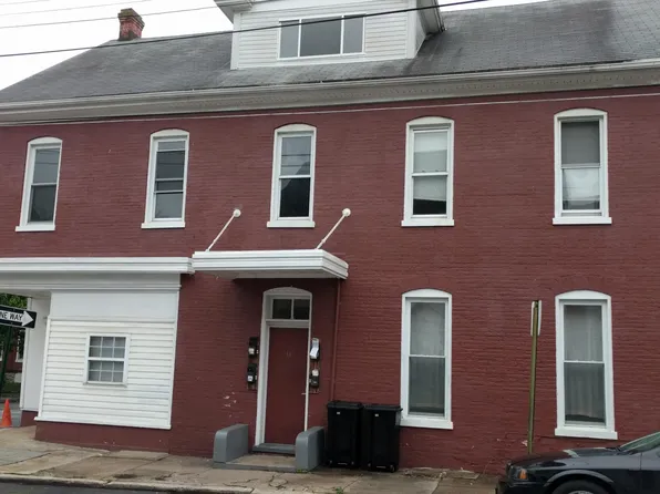 145 East Ave APT 1, Hagerstown, MD 21740