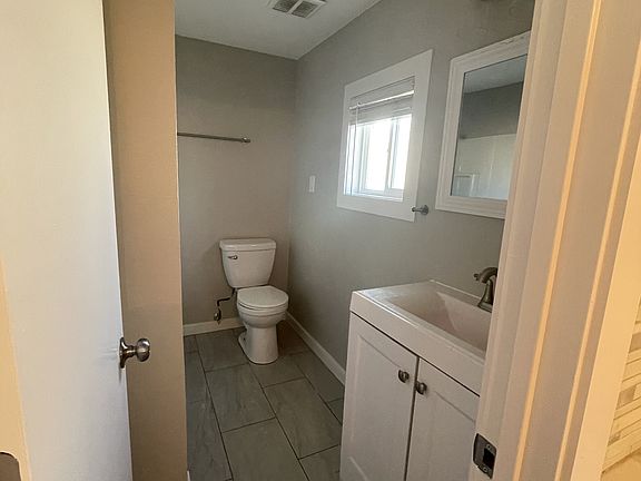 5th image of 5009 NE Hazel Dell Ave APT 11