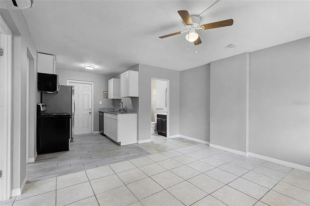 2 bed, 1.0 bath, 650 sqft, $997 — Photo 3
