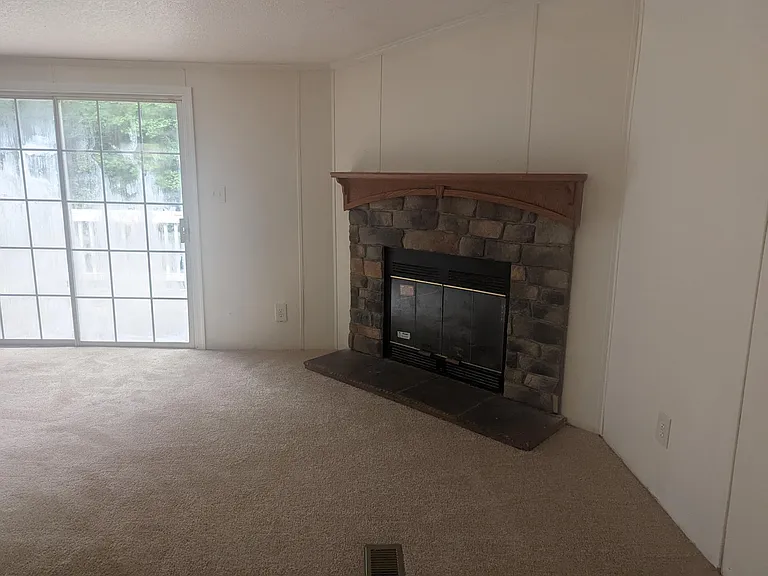 2304 Bell Ave — Photo 9