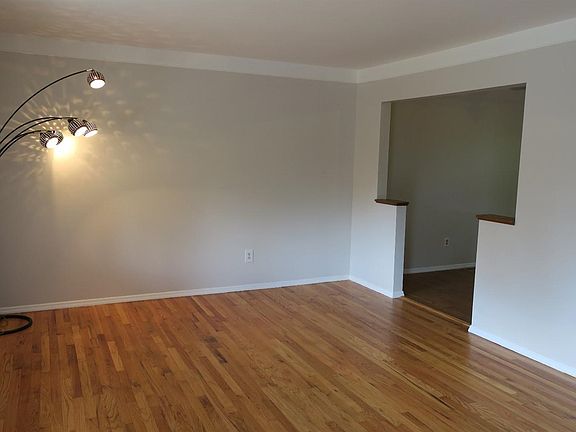 5th image of 420 Viscount Dr