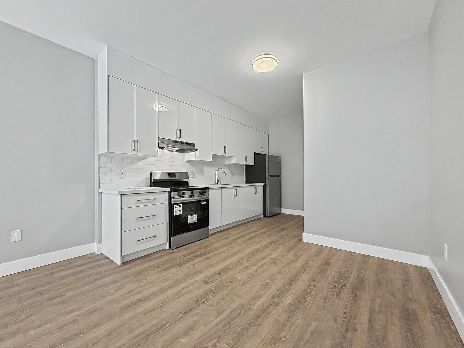 Unit 4- 199 Pine Street Tay Ontario L0K 2C0 — Photo 4