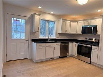 5th image of 531 Foundry St #531D