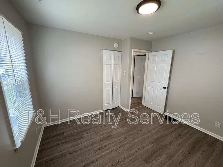 5242 E 20th Pl — Photo 11