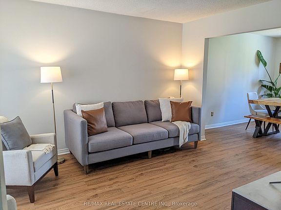 3rd image of 52 Merganser Cres