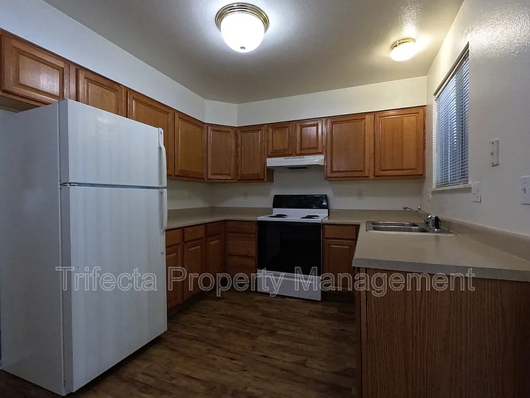2121 35th Ave #18 — Photo 5