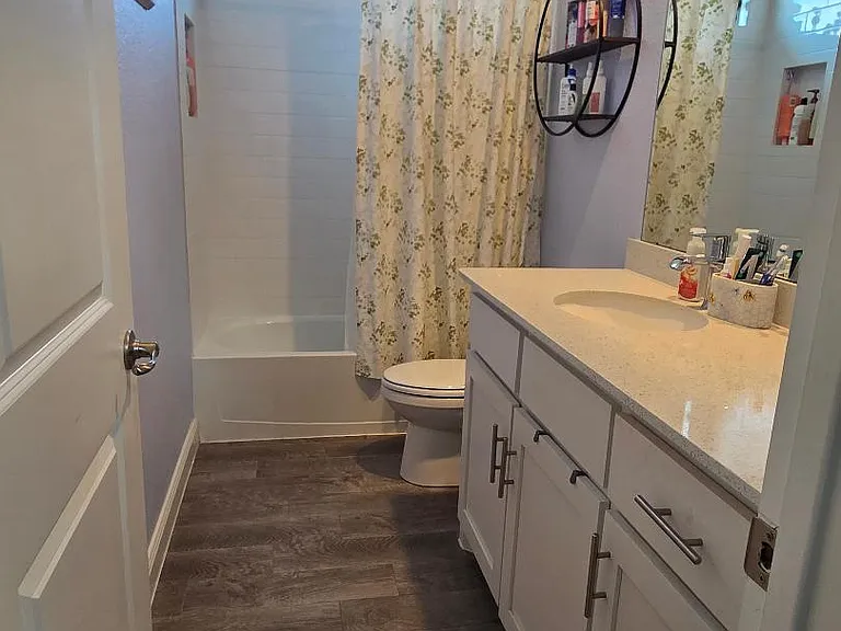 1709 Damascus Ct — Photo 17