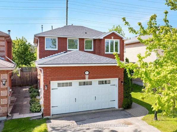 31 Etherington Cres, Barrie, ON L4N 7T2