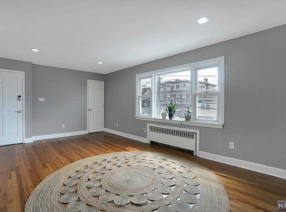 3rd image of 41 Magnolia St Floor 2