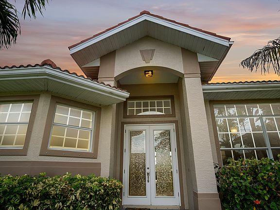 2nd image of 4625 SW 20th Ave