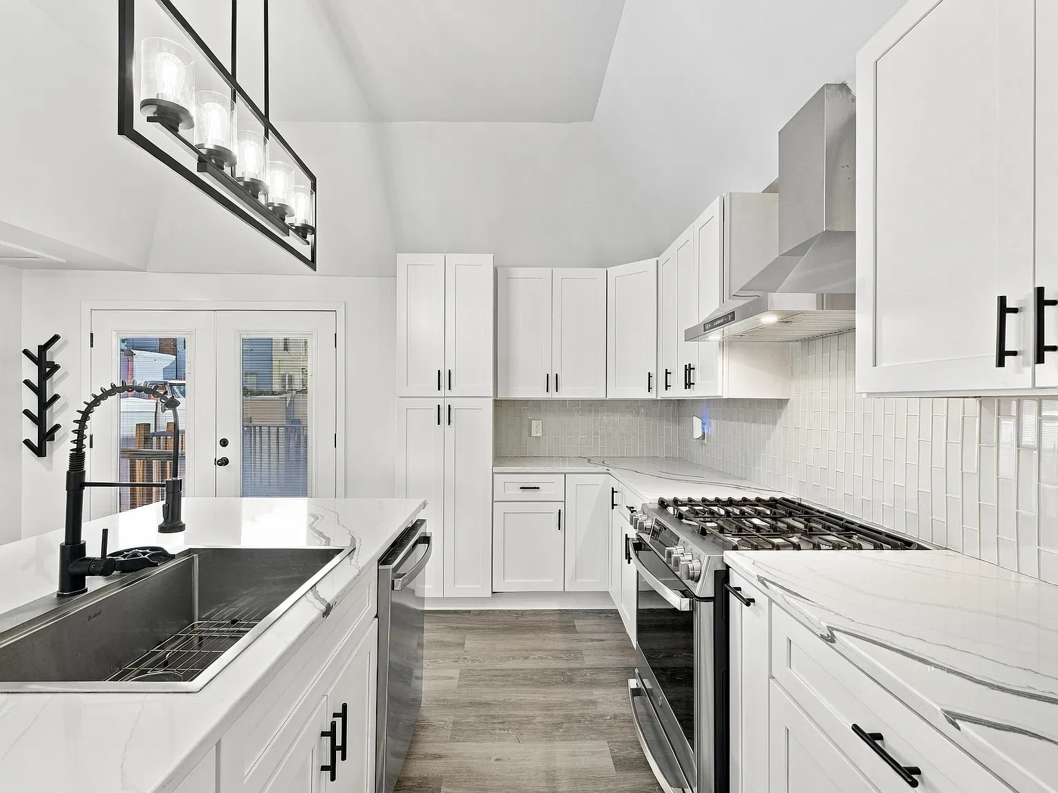 2 bed, $3,000 — Photo 3