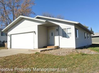 424 23rd St SW, Minot, ND 58701