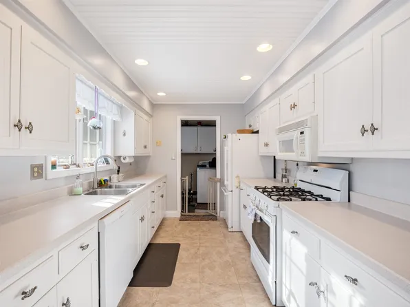 104 Northview Drive, Clarendon, VT 05759