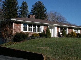 460 N 11th St, Wytheville, VA 24382