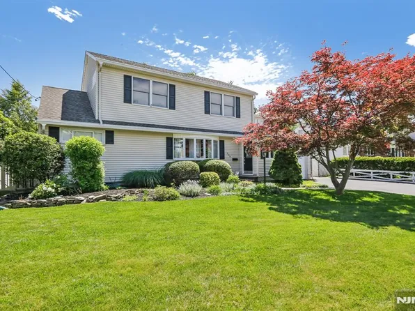 320 Jordan Rd, New Milford, NJ 07646