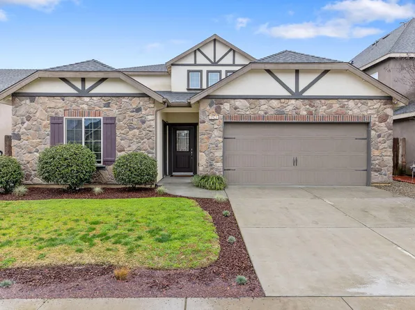 1923 W Humboldt Drive, Hanford, CA 93230