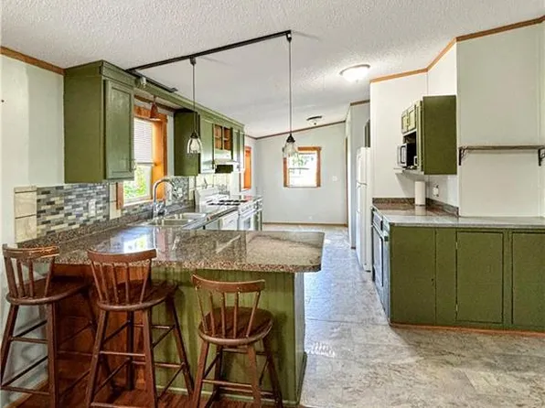 201 2nd St, Hughesville, MO 65334