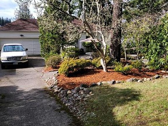 3rd image of 9101 Edgewater Dr SW