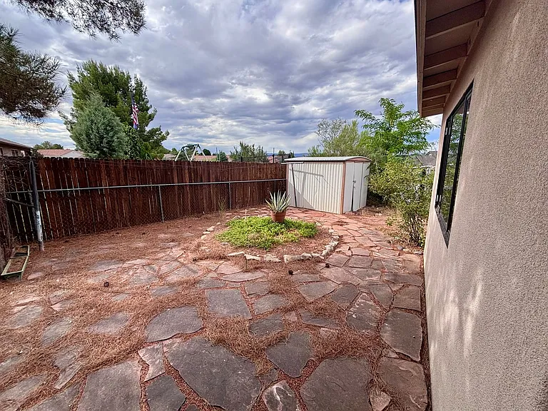 1322 E Five Star Blvd — Photo 10