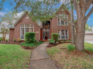 3903 Fall Shadows Ct, Houston, TX 77059