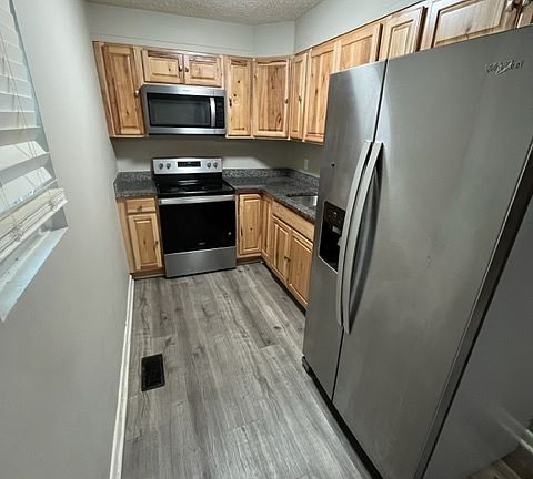 5th image of 204 Tanner St #2