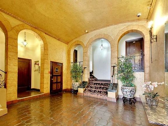 2nd image of 1299 Lombard St