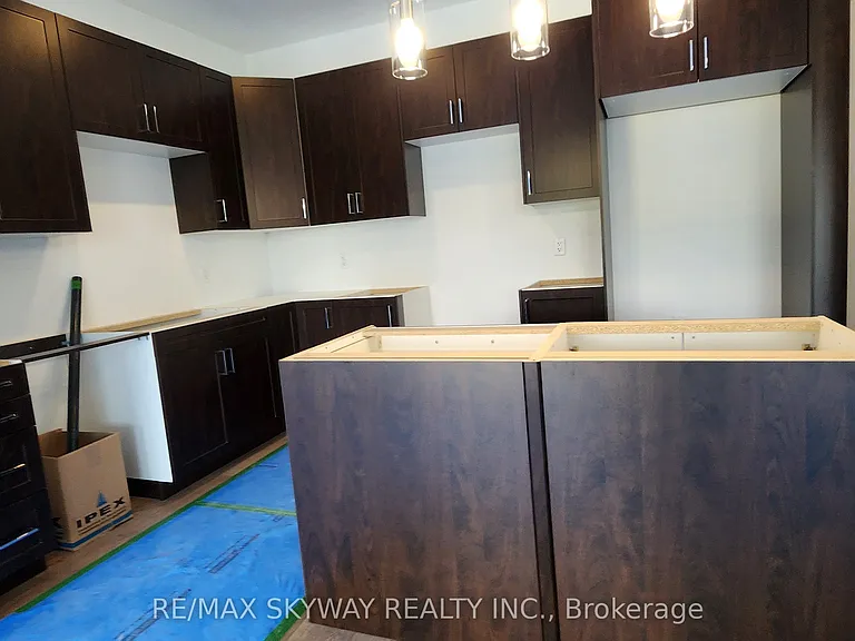 109 Buchanan Ave — Photo 4