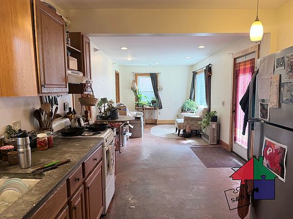 5th image of 7 Winter St APT 3