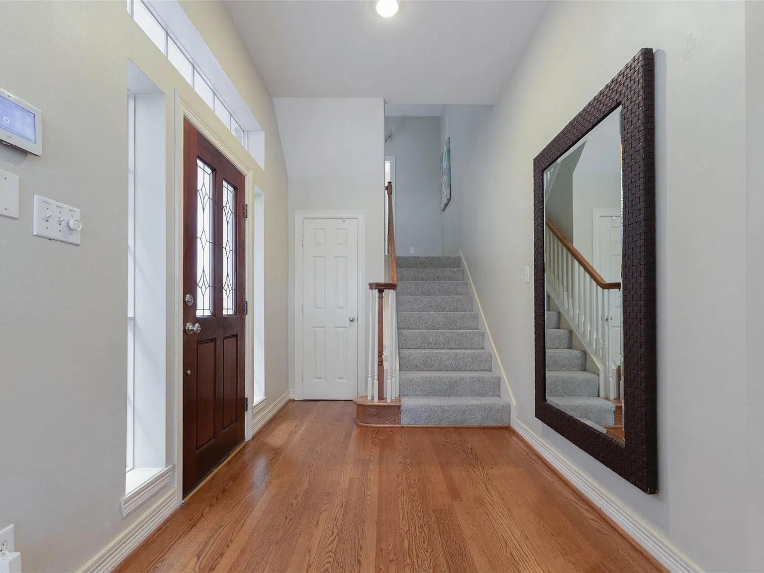 3 bed, 2.5 bath, 3616 sqft, $4,000 — Photo 2