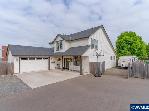 431 Grant St, Silverton, OR 97381
