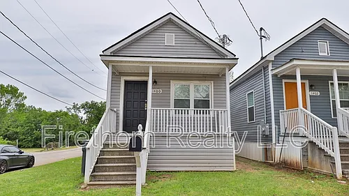 1400 Maple St Photo 1