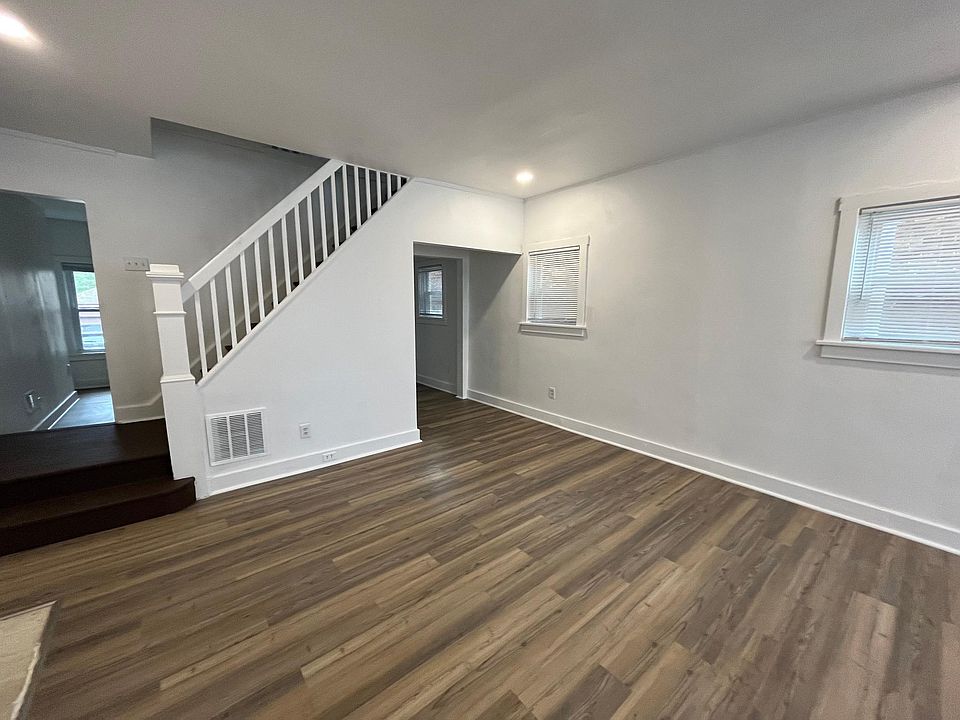 Main floor, living room