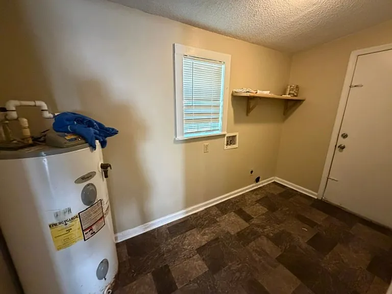 247 Dooley St NE — Photo 7