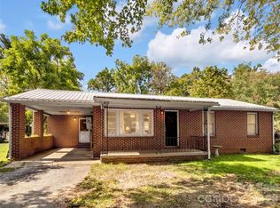 410 Westwood Cir, Waynesville, NC 28786