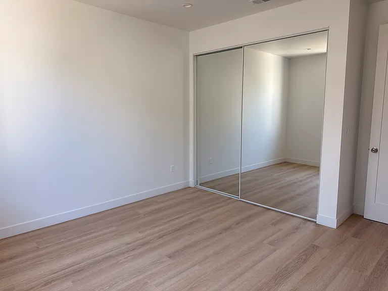 22657 Valerio St #22655 — Photo 15