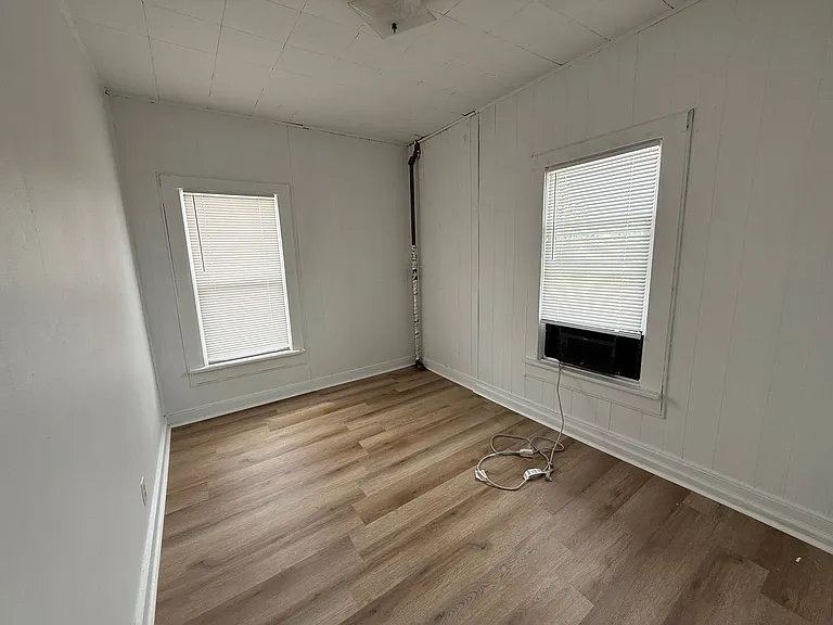100 S College Ave #5 — Photo 5