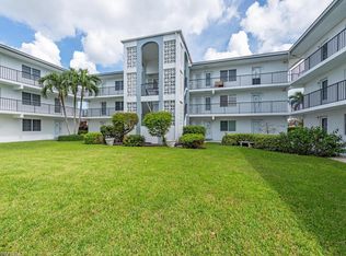 5 High Point Cir W APT 107, Naples, FL 34103