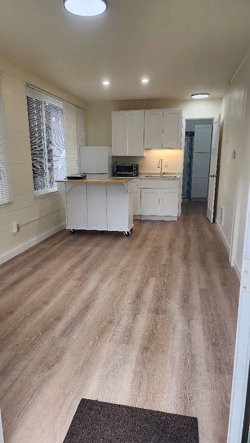 Studio, 250 sqft, $1,000 — Photo 1