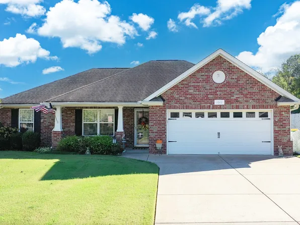 1045 Hummingbird Ln, Spring Hill, TN 37174