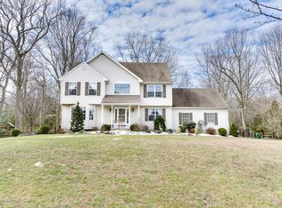 330 Warwick Dr, Cream Ridge, NJ 08514