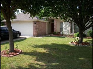 5725 Straightaway Dr, Haltom City, TX 76117