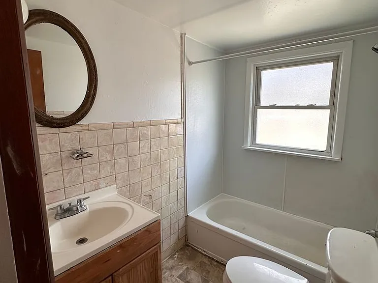 210 Perrin St — Photo 6