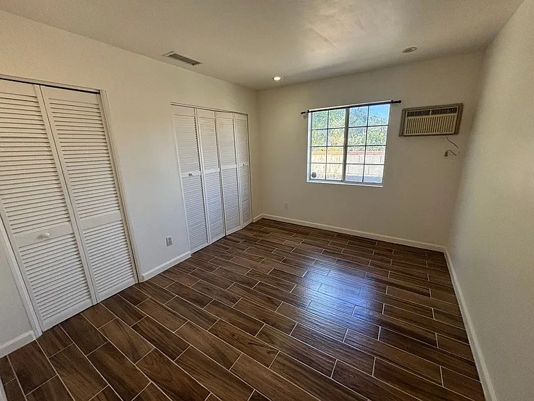 4040 Toland Way — Photo 13